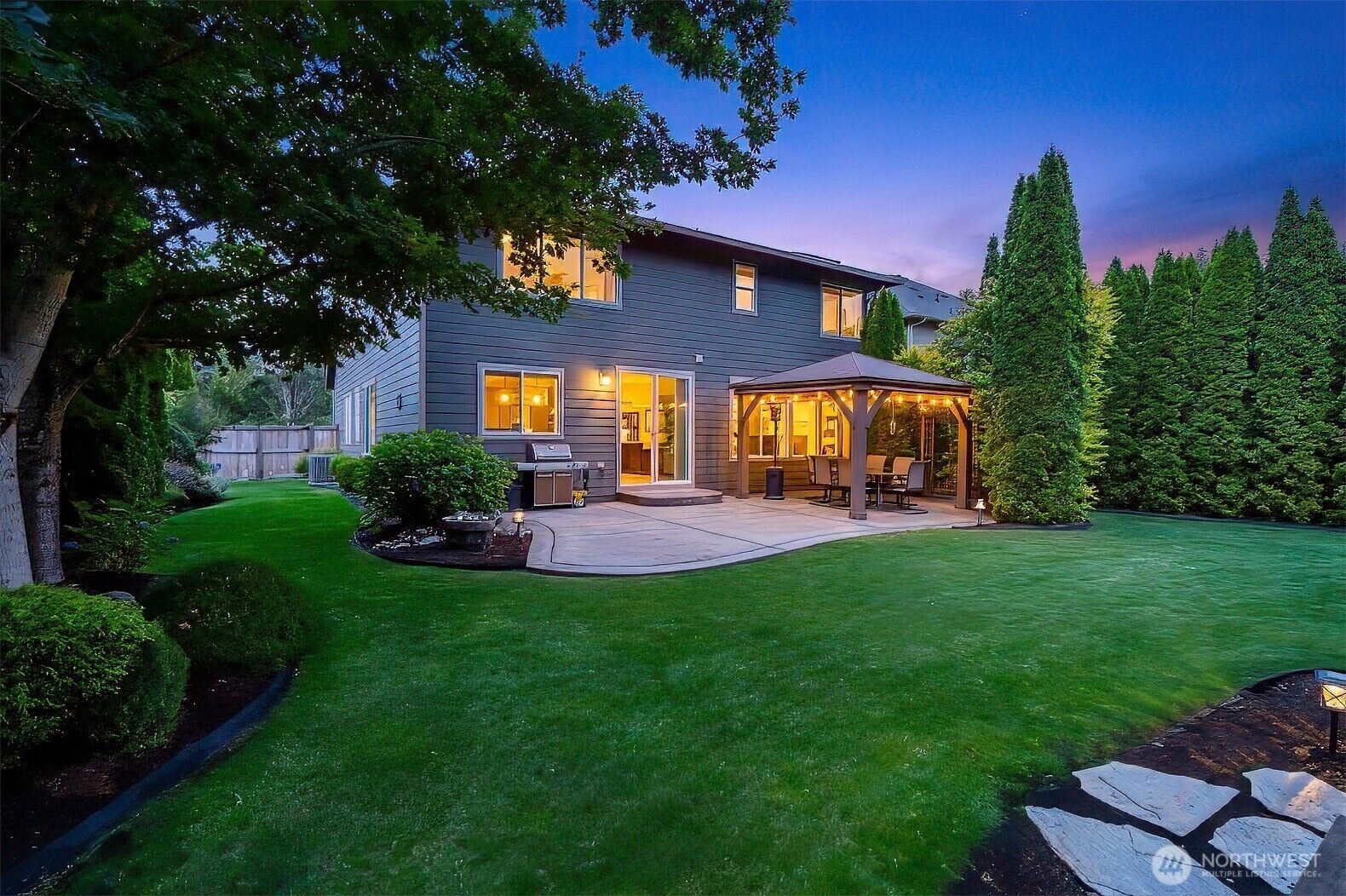 Property Photo:  23889  Fairfax Street  WA 98010 