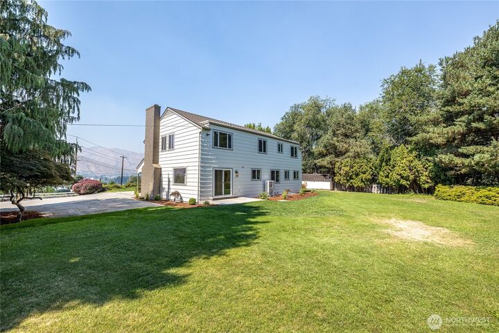 Property Photo: 2328 Easy Street WA 98801