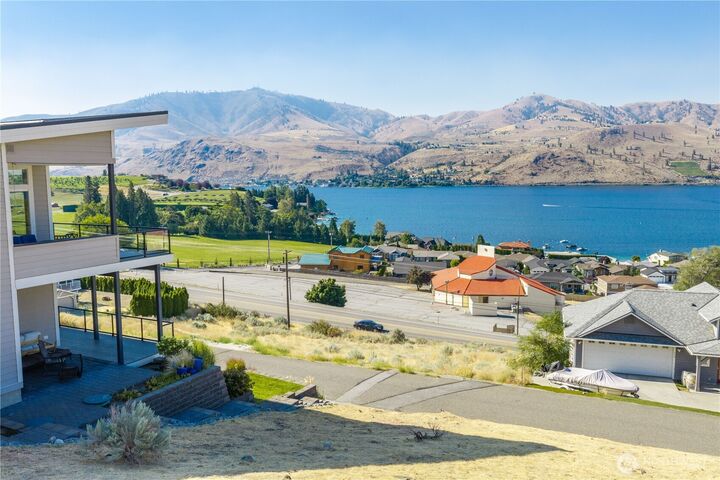 Property Photo: 115 San Remo Ln WA 98816