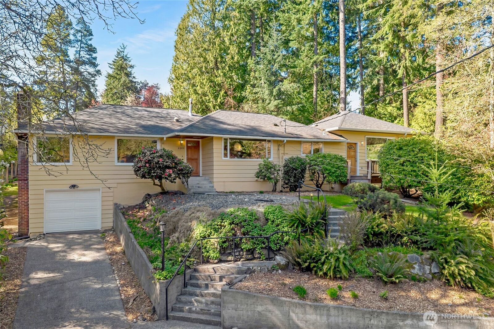 Property Photo:  2209 NE 177th Street  WA 98155 