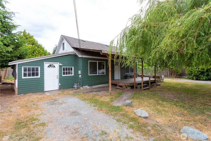 Property Photo: 806 Pacific Street WA 98284