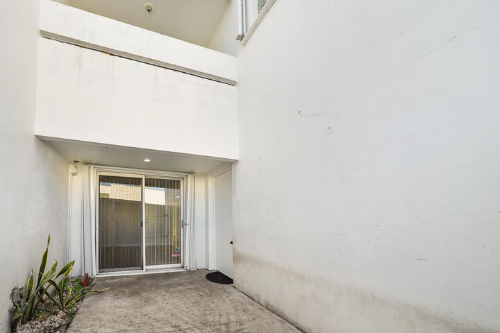 Property Photo: 5070 Elmhurst Road F FL 33417
