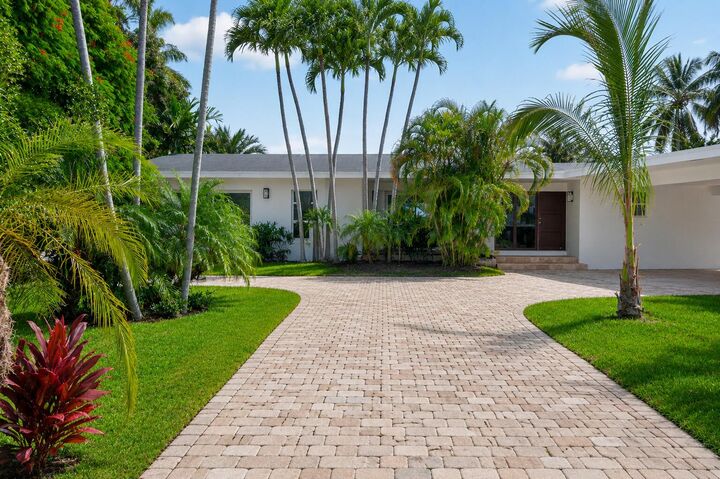 Property Photo:  631 N Mashta Drive  FL 33149 
