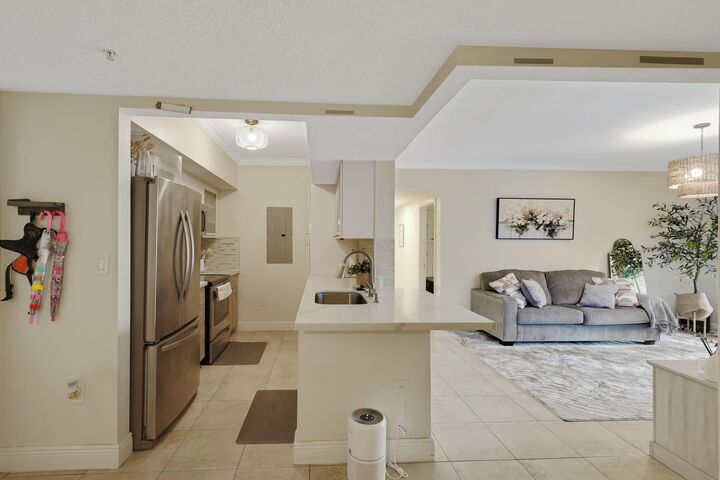 Property Photo:  231 SW 116th Avenue 19208  FL 33025 