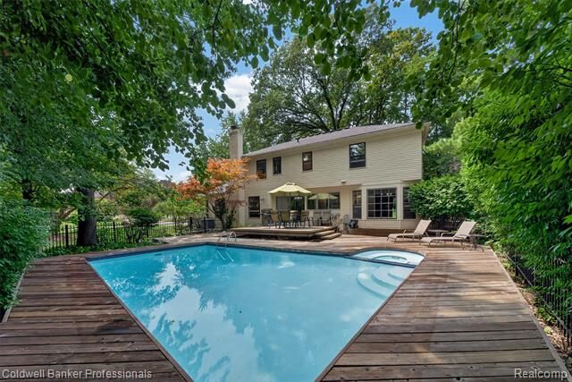 Property Photo: 4133 Shore Crest Drive MI 48323