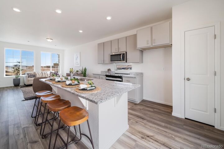 Property Photo:  624 Wagon Wheel Way  CO 80102 