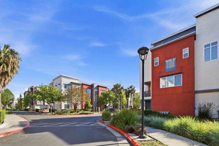 Property Photo:  439 Ellicott Loop  CA 95123 