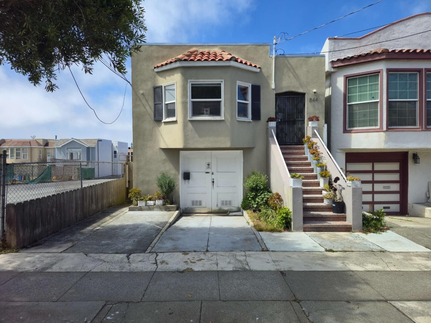 Property Photo:  844 Brunswick Street  CA 94112 