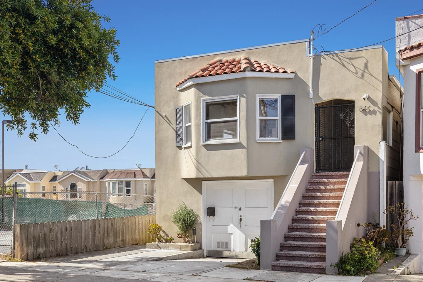 Property Photo:  844 Brunswick Street  CA 94112 