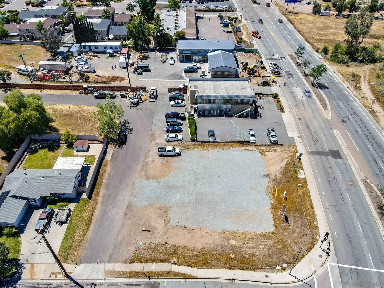 Property Photo:  