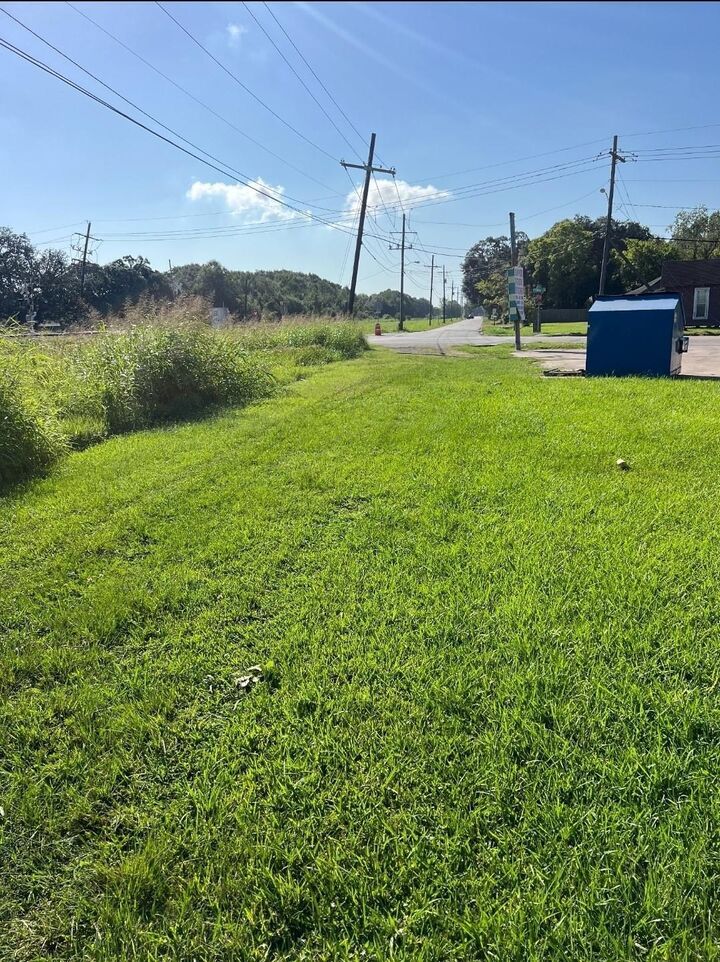 Property Photo: 1400 W Virginia St. TX 77705