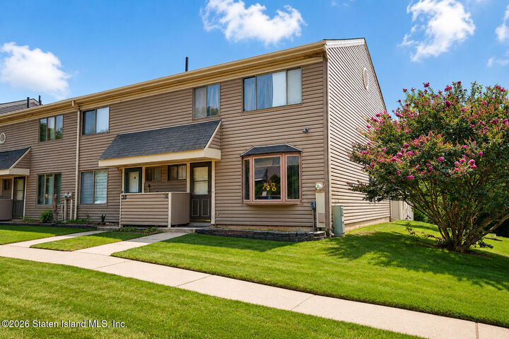 Property Photo: 36 Cypress Loop NY 10309