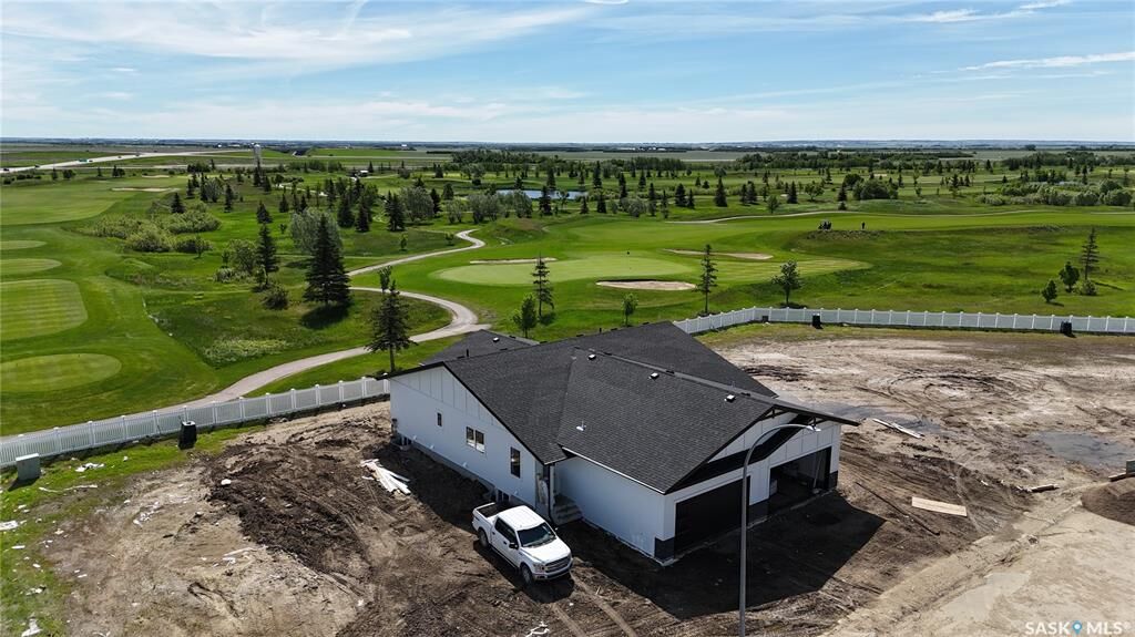 Property Photo:  858 Delaet Bay  SK S0K 4S0 