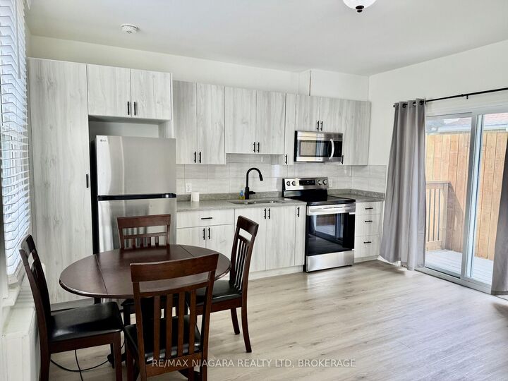 Property Photo: 4711 River Road Unit 2 ON L2E 3G2