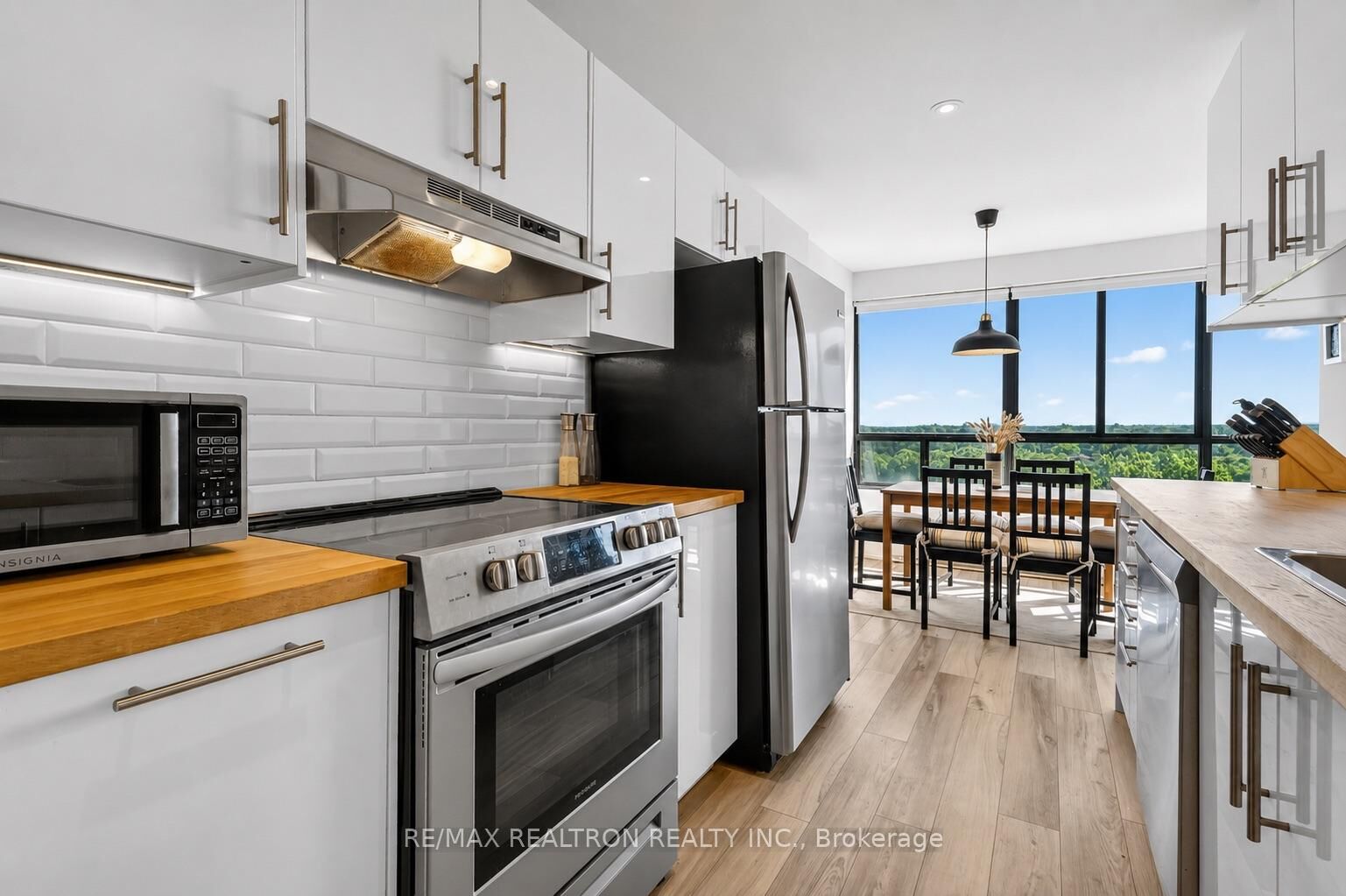 Property Photo: 1600 Adelaide Street N 905 ON N5X 3H6