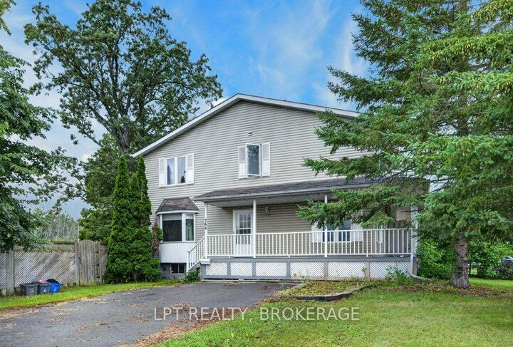 Property Photo:  764 Roosevelt Drive  ON K7M 8V3 