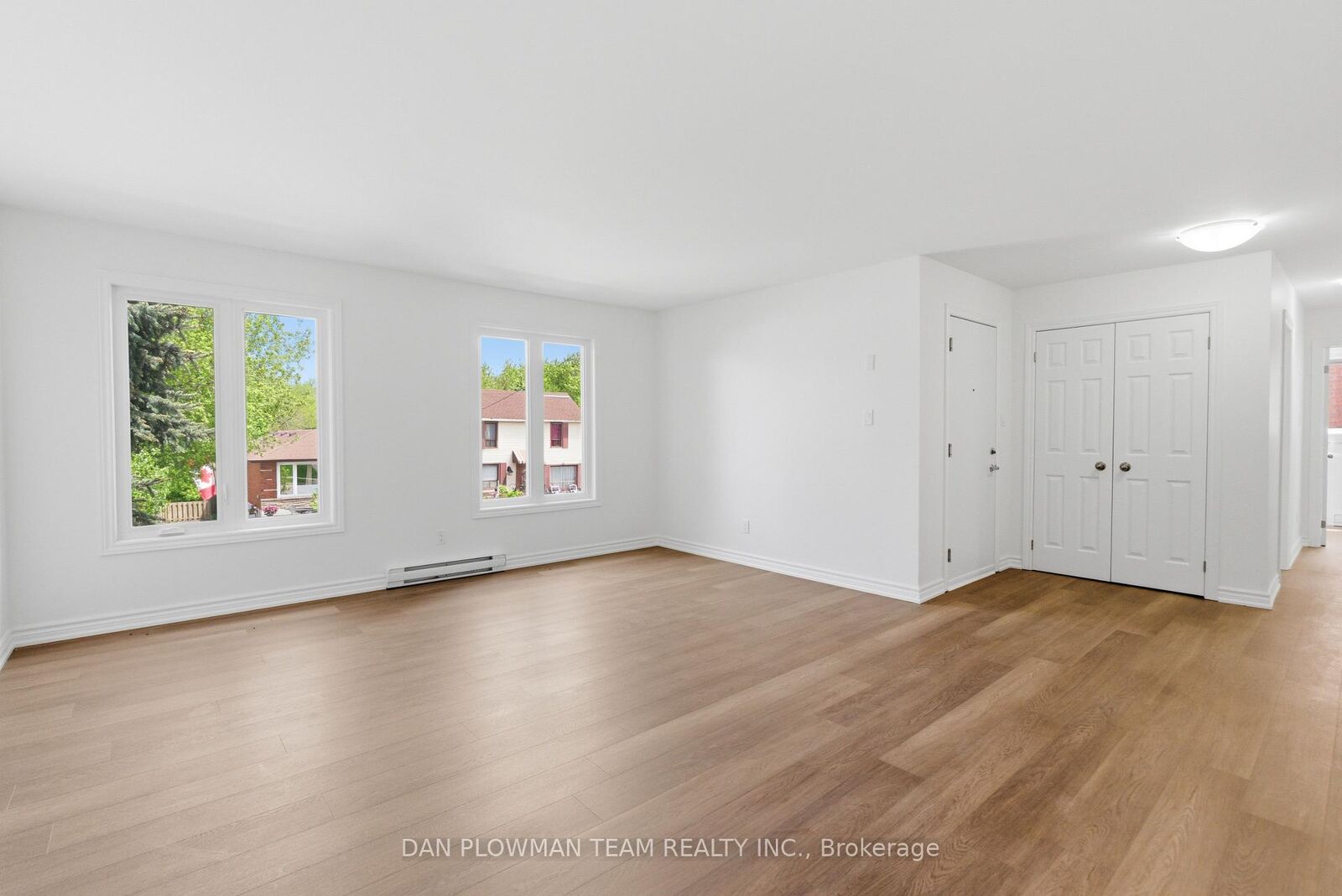 Photo de la propriété: 176 Nassau Street 1 ON L1J 4A5