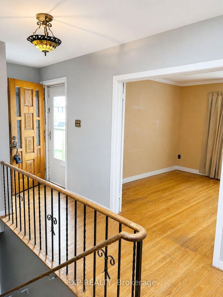 Property Photo: 79 Dorset Drive ON L6T 2Y8