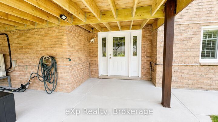 Property Photo: 2 Foxwood Crescent B ON N1C 1A6