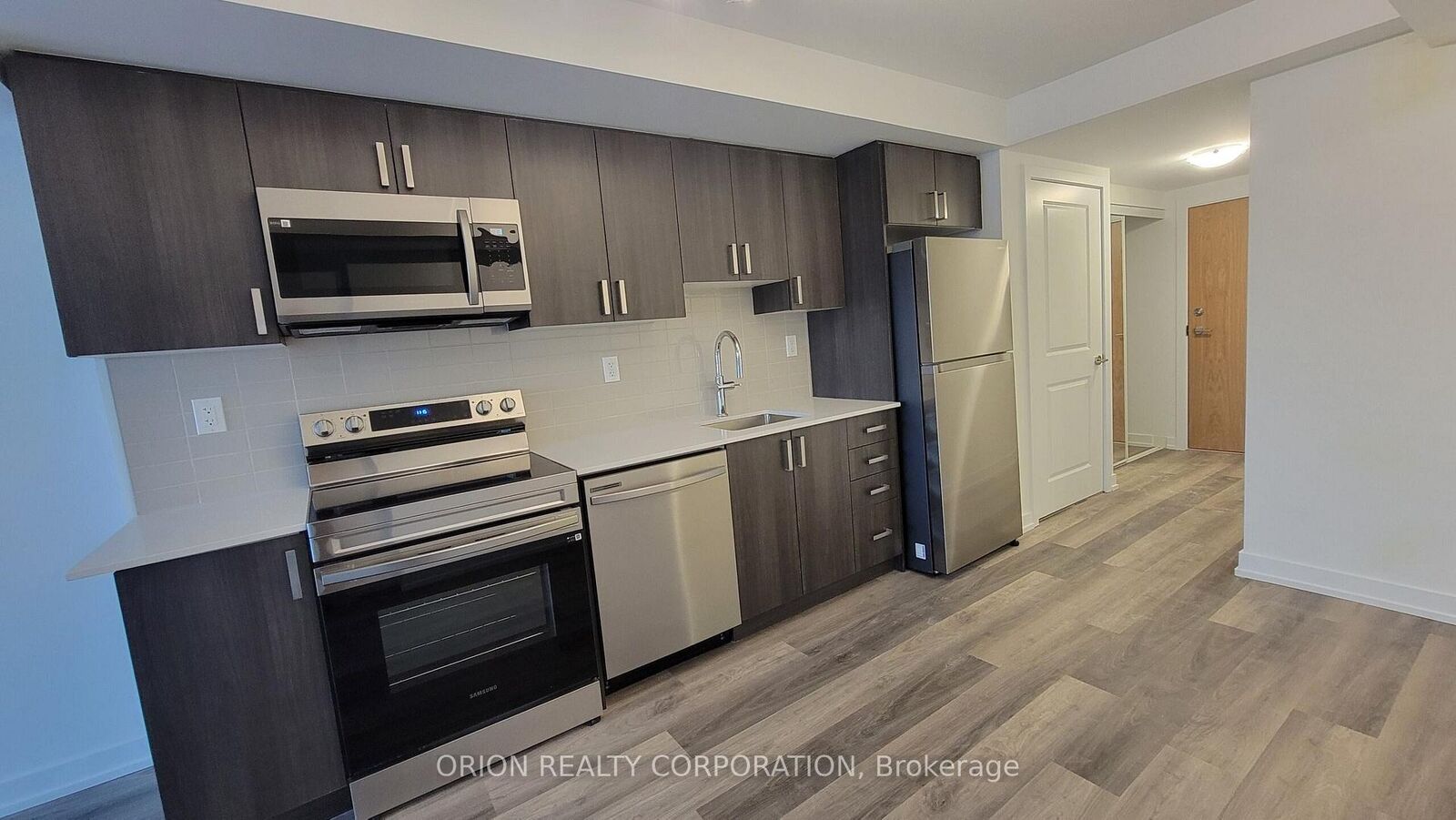 Property Photo:  1435 Celebration Drive 1512  ON L1W 0C4 