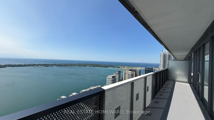 Property Photo:  138 Downes Street 6506  ON M5E 0E4 