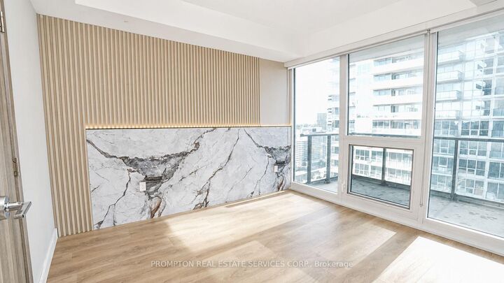 85 McMahon Drive 2115 — photo 1
