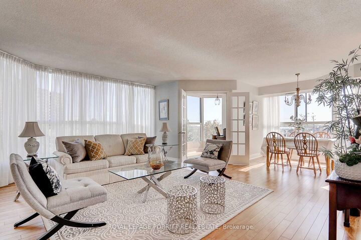 Photo de la propriété: 1271 Walden Circle 508 ON L5J 4R4