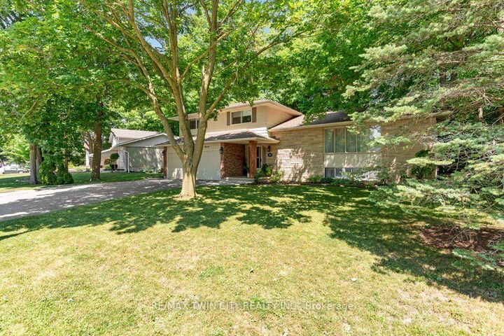 Property Photo: 11 Grey Owl Drive ON N3B 1S4