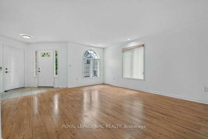 Property Photo:  49 Balsam Street  ON L3C 7H2 