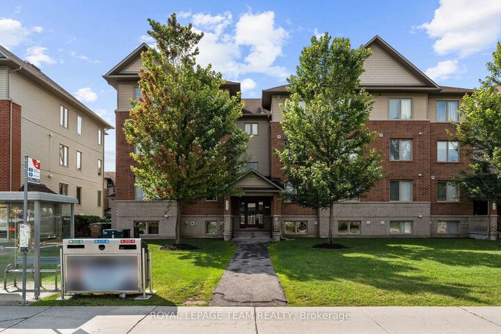 Property Photo: 313 Cresthaven Drive 2 ON K2G 4R5
