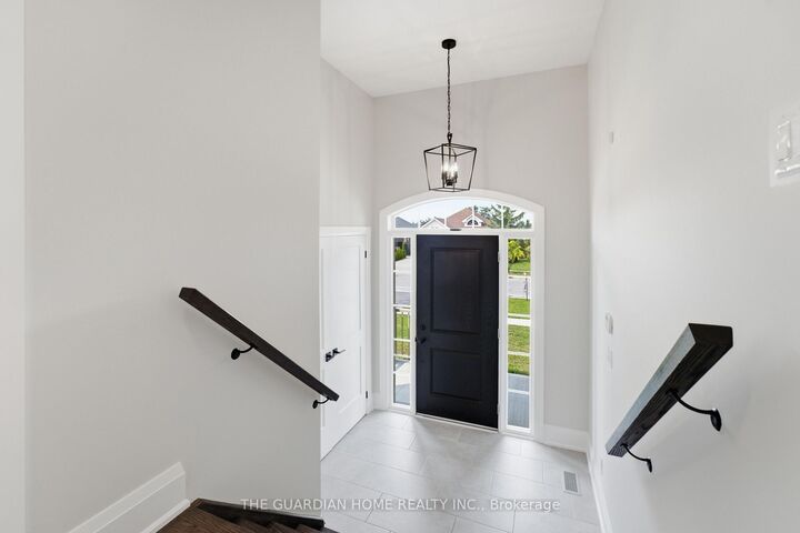 Property Photo:  1227 Grandview Street N  ON L1K 2S9 