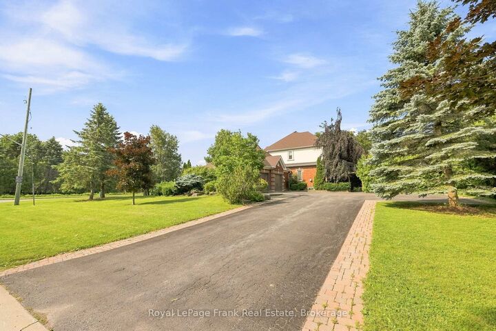 Property Photo: 2 Wilson House Drive ON L0B 1A0