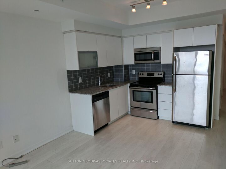 Property Photo:  150 East Liberty Street 508  ON M6K 3R5 