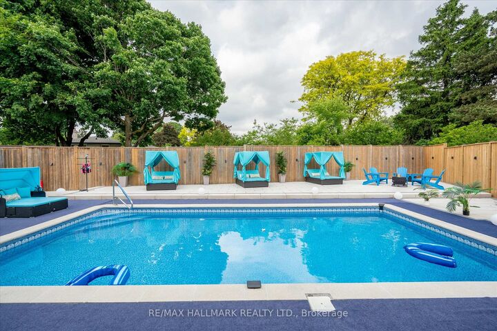Property Photo: 119 Charlotte Place ON N2B 2K4