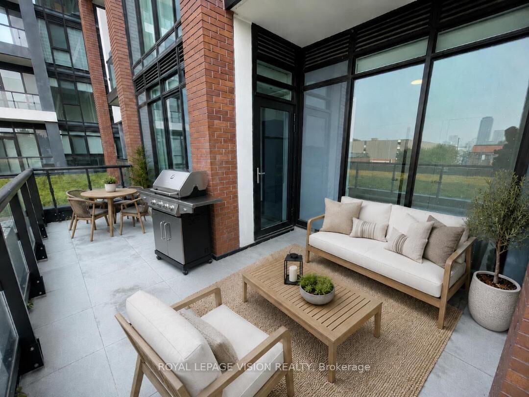 Property Photo:  858 Dupont Street 244  ON M6G 0C1 