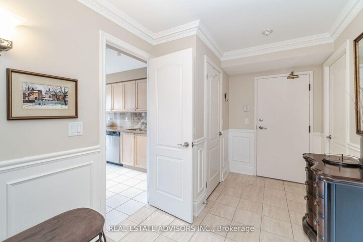 Property Photo: 75 York Mills Road 309 ON M2P 2E7