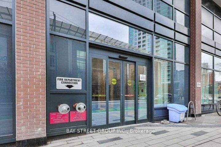 Property Photo: 159 Wellesley Street E 2511 ON M4Y 0H5