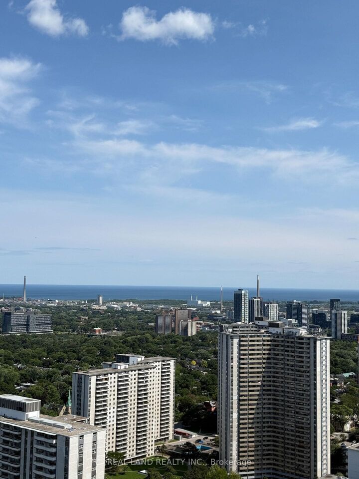Property Photo: 609 Sherbourne St Street 4008 ON M4X 0A4