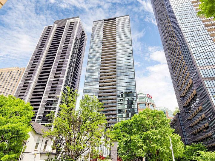 Property Photo:  110 Charles Street E 1406  ON M4Y 1T5 