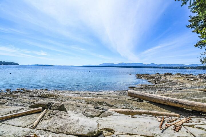 Property Photo: 919 Salal Dr NL A1A 1A1