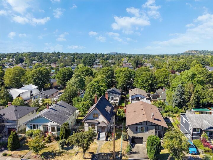 Property Photo: 1456 Denman St BC V8R 1X6