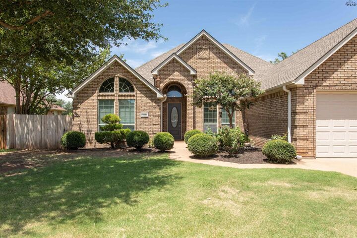 Property Photo:  1718 Rockridge Drive  TX 76310 