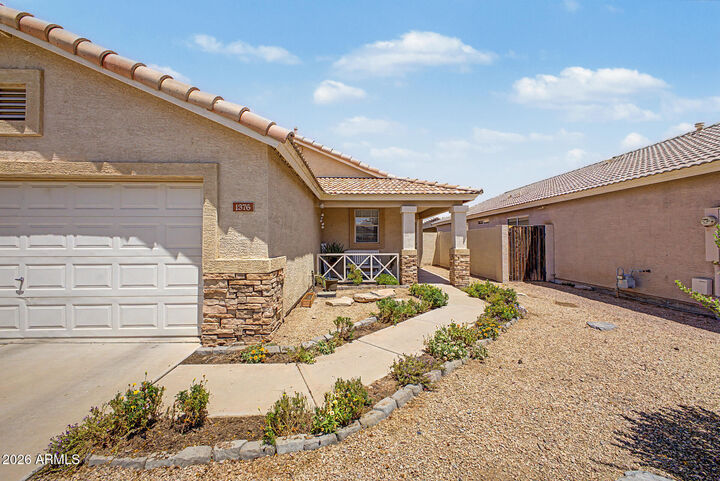 Property Photo:  1376 E Binner Drive  AZ 85225 