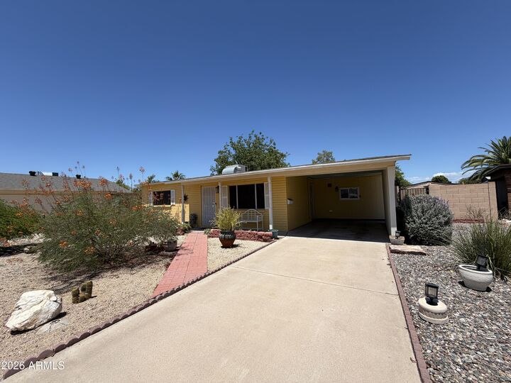 Property Photo: 2354 E Betty Elyse Lane AZ 85022