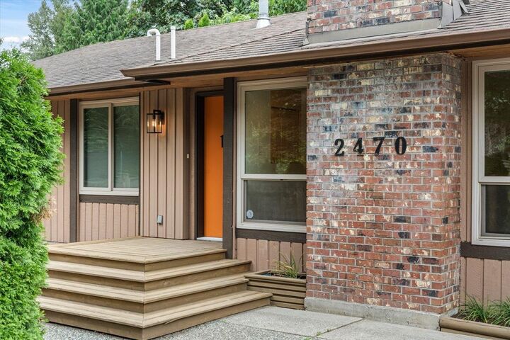 2470 Woodstock Drive — photo 1