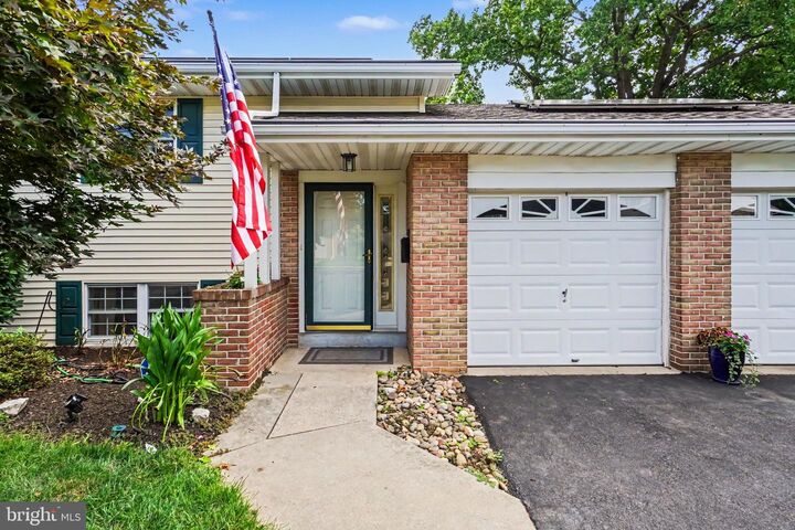 Property Photo: 2 Sycamore Lane PA 17078
