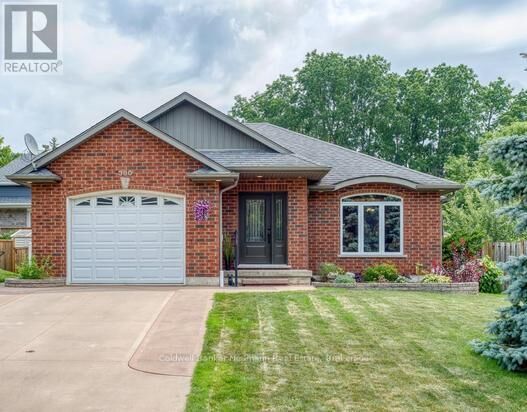 Property Photo:  380 Brunswick Street East  ON N0G 2P0 
