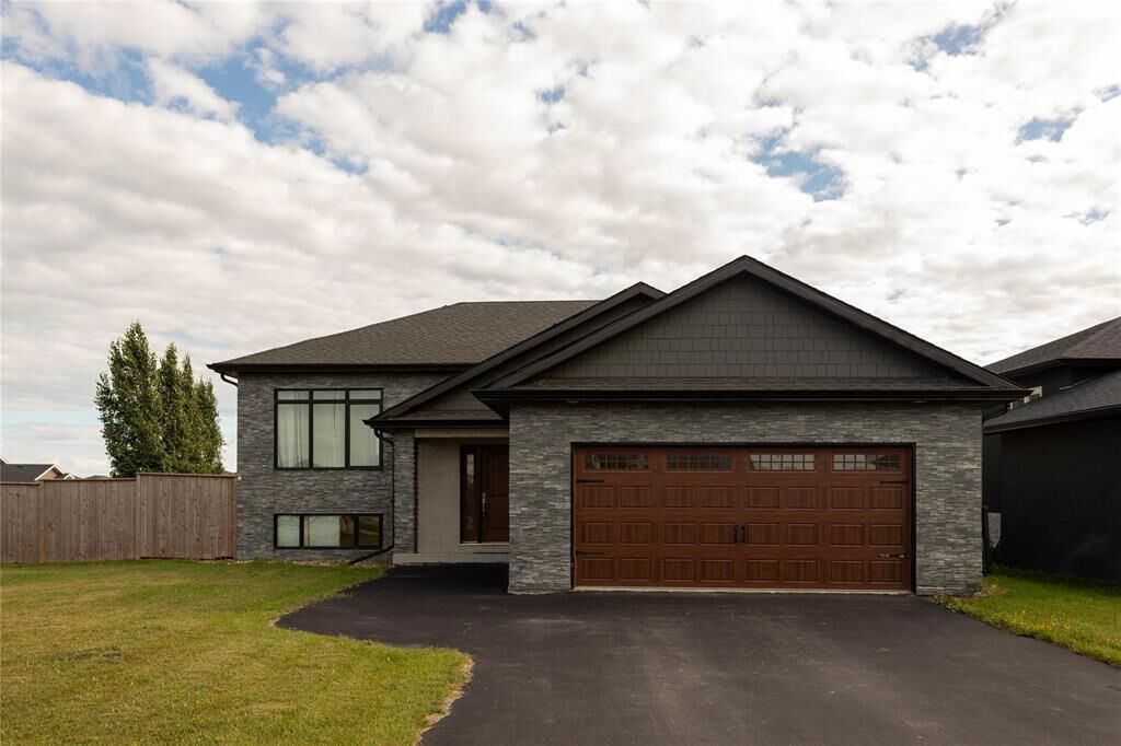 Property Photo: 5 Mulberry Bay MB R5G 1H1