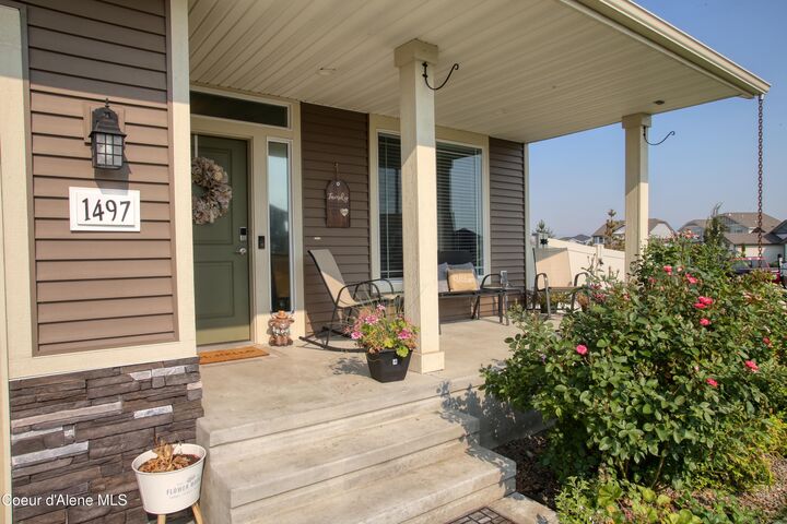 Property Photo:  1497 N Minam Loop  ID 83854 