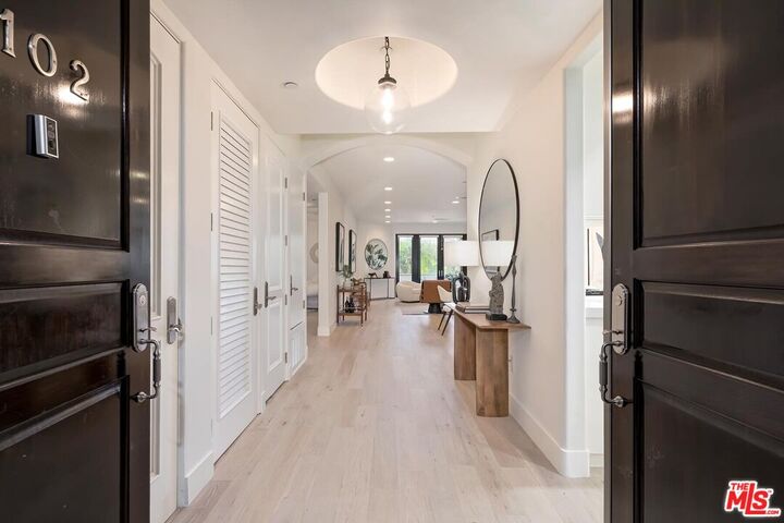 Property Photo:  11715 Chenault St, Unit 102  CA 90049 